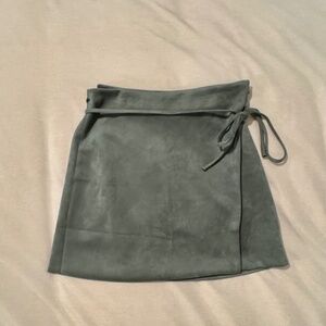 Women’s wrap skirt